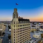 The Emily Morgan Hotel - A Doubletree By Hilton